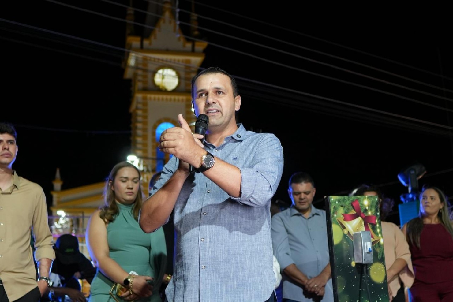 Noite de emoções na abertura do "3⁰ Natal iluminado" em Bernardino Batista 692ba111e4f1fuvfkw larg - Noite de emoções na abertura do "3⁰ Natal iluminado" em Bernardino Batista